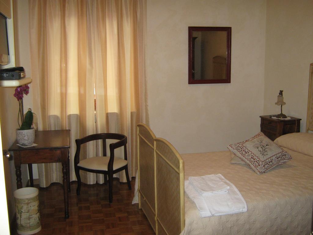 B&B Ristorante Del Monte Colleretto Giacosa Luaran gambar