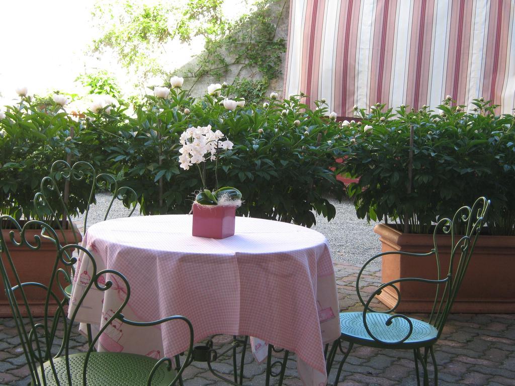 B&B Ristorante Del Monte Colleretto Giacosa Luaran gambar